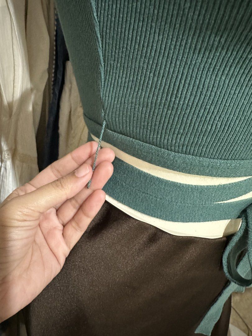 Zara Teal Crop Top (Category: Others Tops) located in Davao. Submitted by krau_ (Listing ID 1464028774, Image 2). Description: Stored in closet for a long time, wearable! Tie-on detail at the waist Flaw: pulled thread belt, kayo na po ayos.