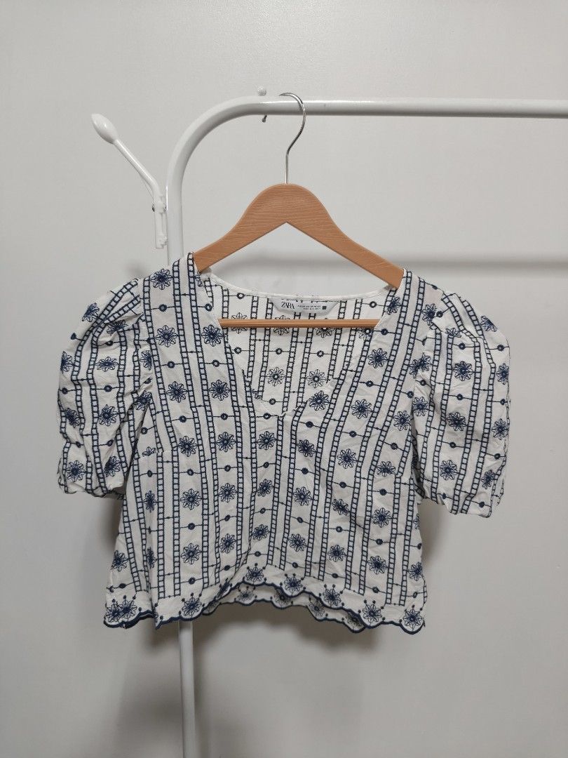 Zara top (Category: Blouses) located in Quezon City. Submitted by glitz4chix (Listing ID 1464044293, Image 1). Description: .