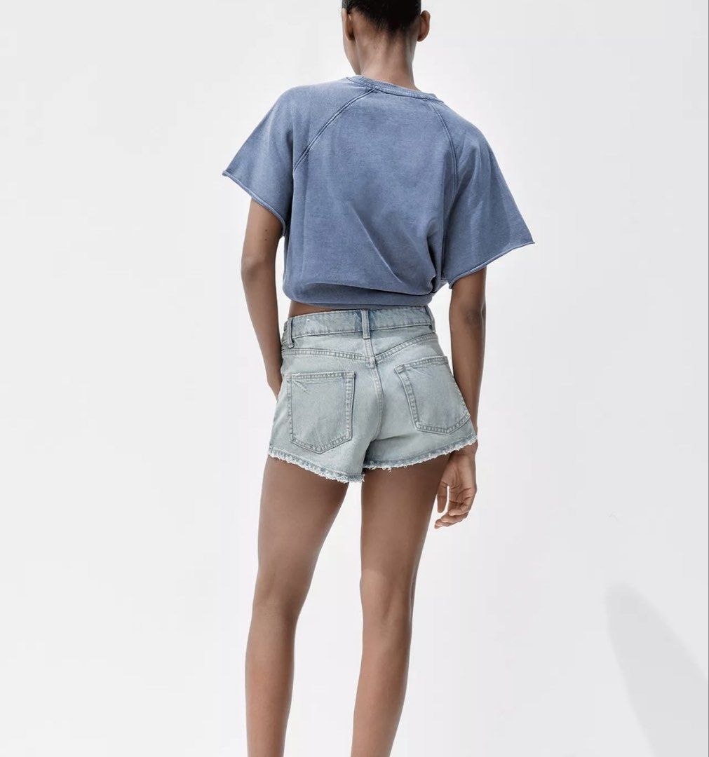 Zara Washed Effect Test Sweatshirt (Category: Shirts) located in Bulacan. Submitted by prefinds (Listing ID 1463994439, Image 2). Description: Zara Size: Medium on tag Fit up to Large Pretty in actual.