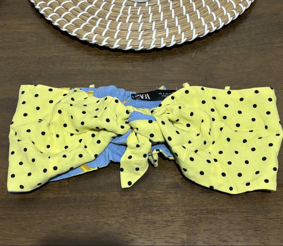 Zara Yellow Polka Dot Tie Front Crop Top (Category: Sleeveless) located in Quezon City. Submitted by mariz_. (Listing ID 1464074392, Image 1). Description: - size small - med.