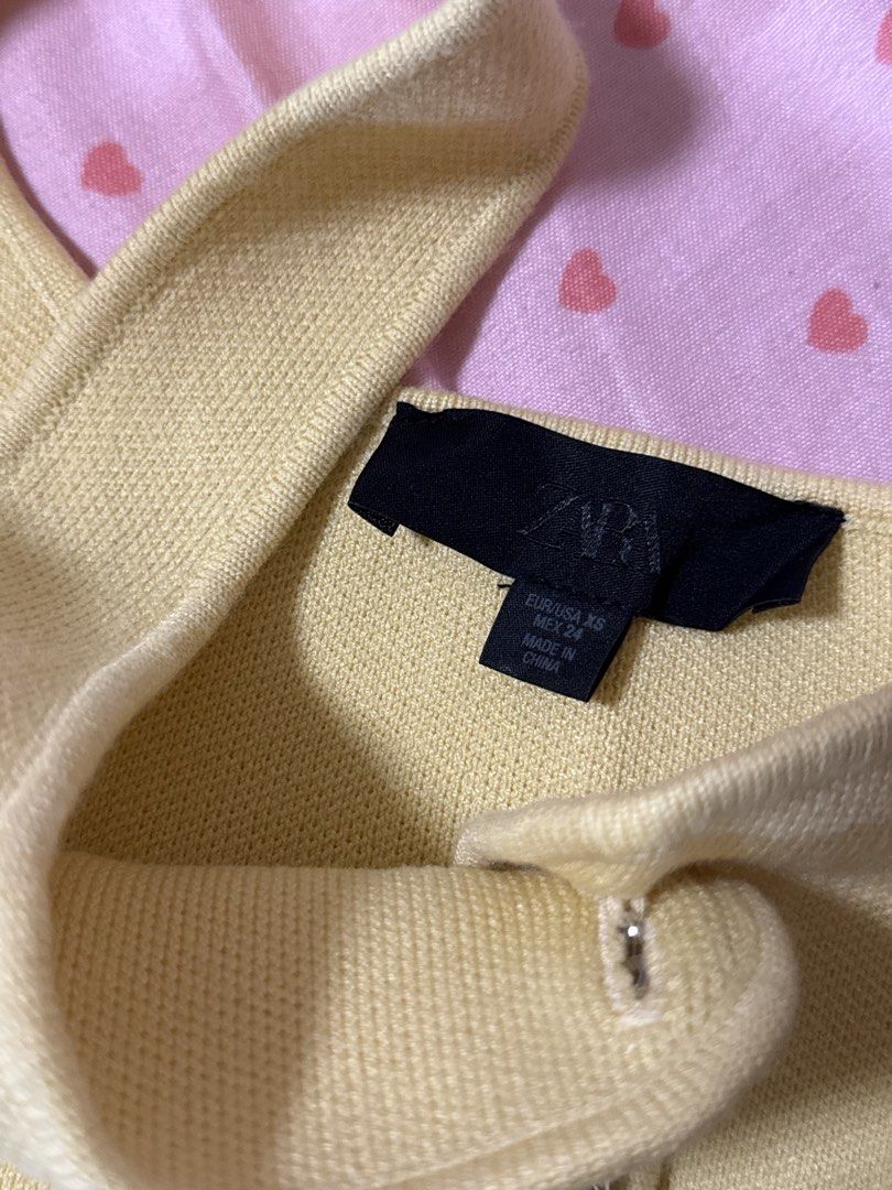 Zara yellow sleeveless top (Category: Sleeveless) located in Quezon City. Submitted by buhbyestuff (Listing ID 1464010925, Image 2). Description: Used once.