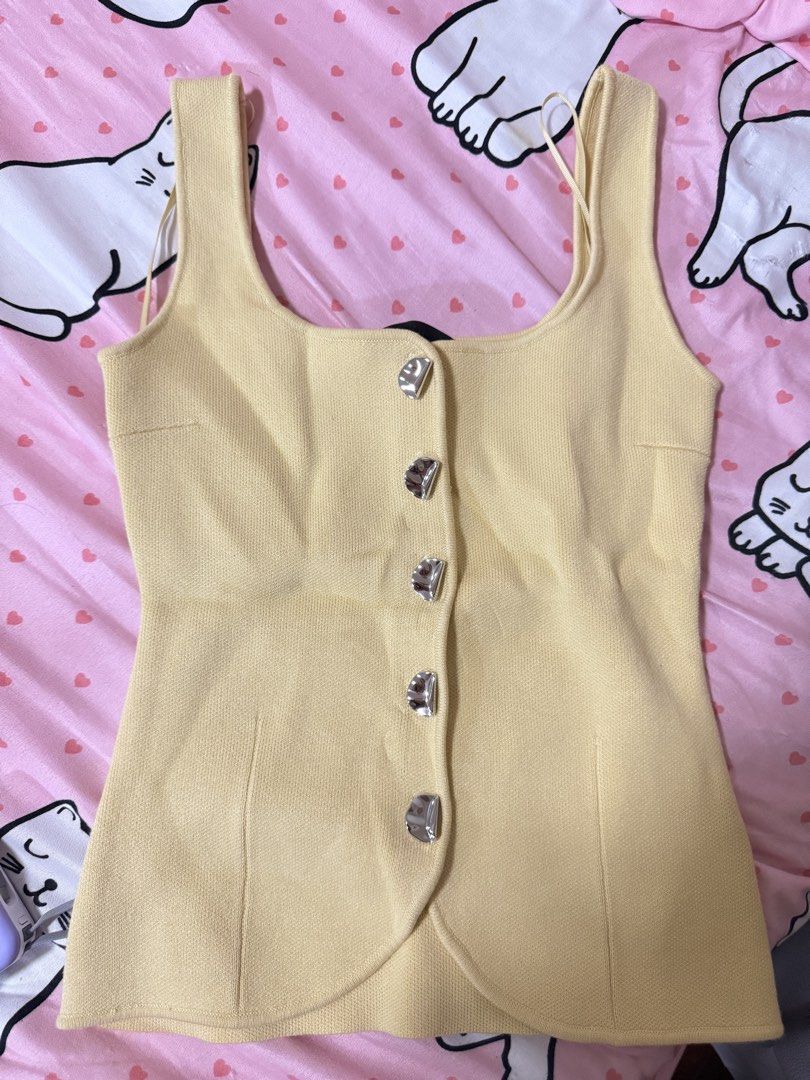 Zara yellow sleeveless top (Category: Sleeveless) located in Quezon City. Submitted by buhbyestuff (Listing ID 1464010925, Image 1). Description: Used once.