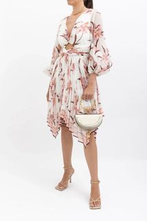 (Category: ) located in . Submitted by stylingtrends.coll (Listing ID 1463989045, Image 1). Description: .