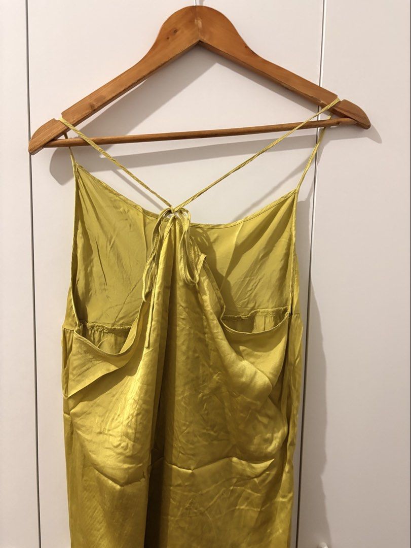 100% Hater Silk Mini Dress (Category: Evening dresses & gowns) located in Quezon City. Submitted by bellahatid00 (Listing ID 1464275592, Image 3). Description: Size: XS-M.