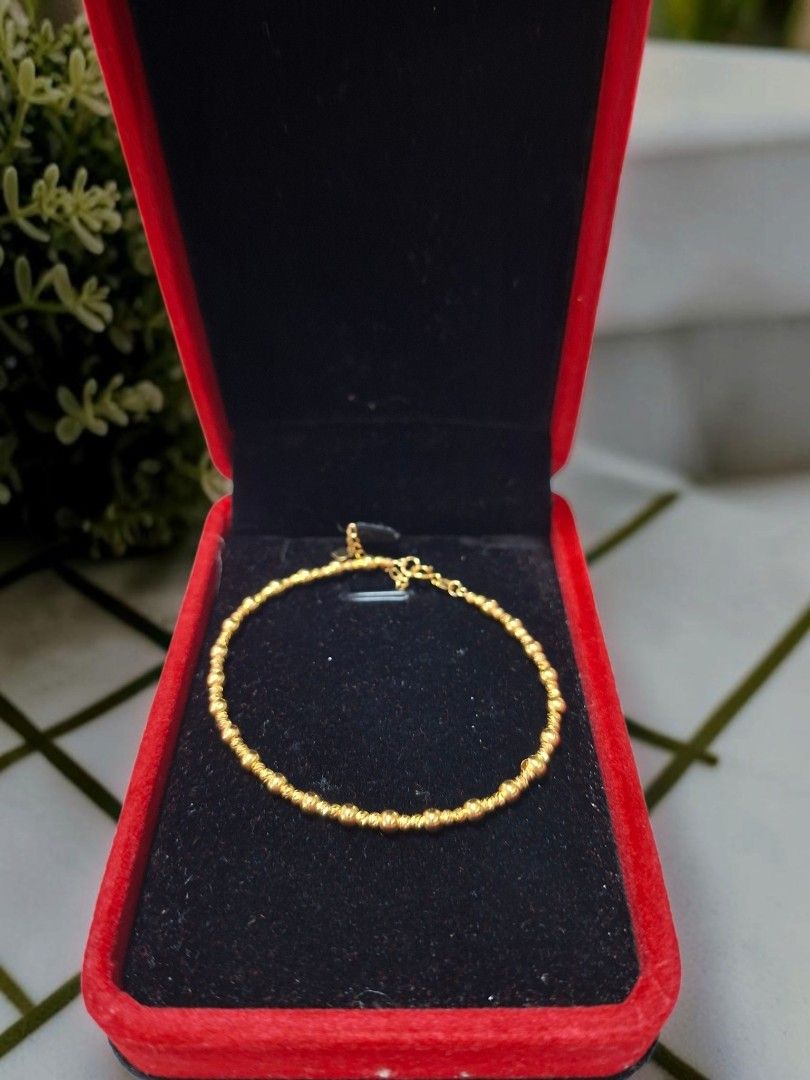 18K GOLD BEADED BANGLE BRACELET (Category: Bracelets) located in Las Pinas. Submitted by annachiaonair2037 (Listing ID 1464138178, Image 2). Description: REAL 18K SAUDI GOLD BANGLE BRACELET 1.64GMS WITH RED BOX RFS: I WANT BIGGER ONE,.