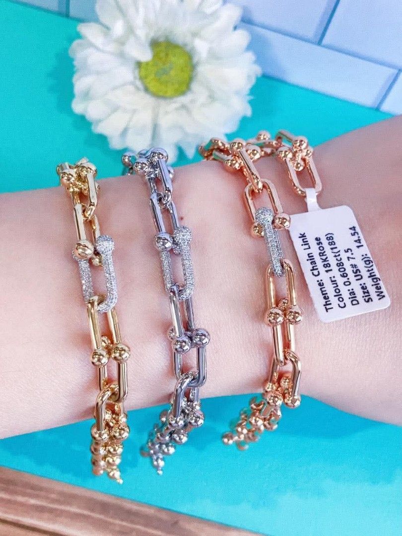 18k HongKong setting gold diamond hardware bracelet (Category: Bracelets) located in Manila. Submitted by bhelgoldseller2ndaccount (Listing ID 1464141097, Image 3). Description: New!!✨New!!✨New!! 18k HongKong setting Gold 11,300/g 💯pawnable/naisasanla 💯with high appraisal rate 💯good investment 💯Direct supplier price 👉OPEN for resellers 🌺please take time to evaluate their actual sizes and grams 👉Best panggift for all occasions ✅ Sold per gr
