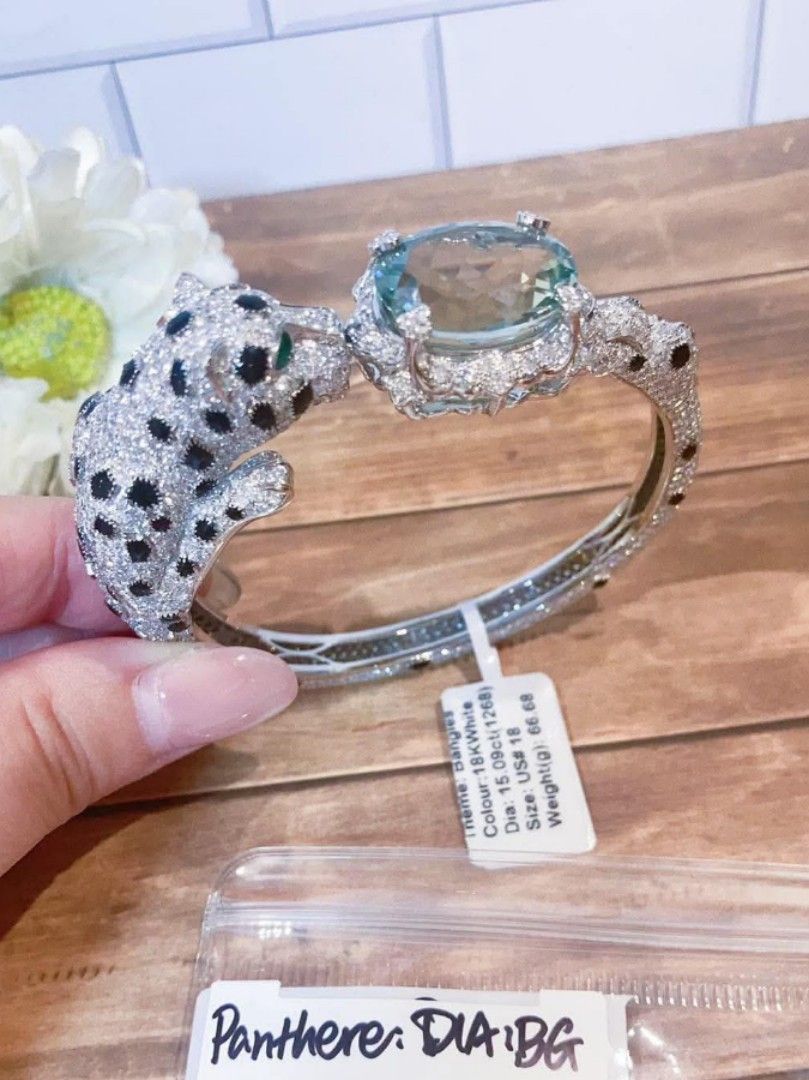 18k HongKong setting whitegold diamond panthere bangle (Category: Bracelets) located in Manila. Submitted by bhelgoldseller2ndaccount (Listing ID 1464143437, Image 1). Description: New!!✨New!!✨New!! 18k HongKong setting Gold 17000/g 💯pawnable/naisasanla 💯with high appraisal rate 💯good investment 💯Direct supplier price 👉OPEN for resellers 🌺please take time to evaluate their actual sizes and grams 👉Best panggift for all occasions ✅ Sold per 