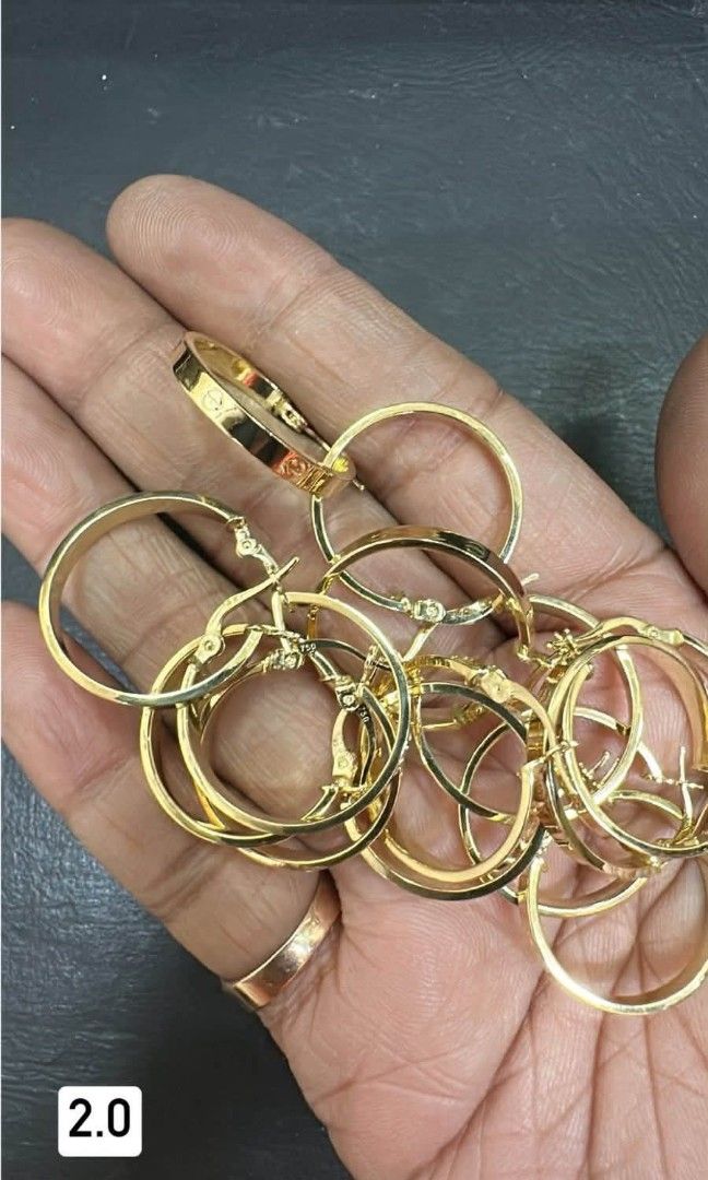 18k Saudi gold Cartier loop Earrings (Category: Earrings) located in Manila. Submitted by bhelgoldseller2ndaccount (Listing ID 1464280311, Image 2). Description: New!!✨New!!✨New!! Authentic 18k Saudi Golds 💯pawnable/naisasanla 💯with high appraisal rate 💯good investment 💯Direct supplier price 👉OPEN for resellers 🌺please take time to evaluate their actual sizes and grams 👉Best panggift for all occasions ✅ Sold per grams not per piece Kya low