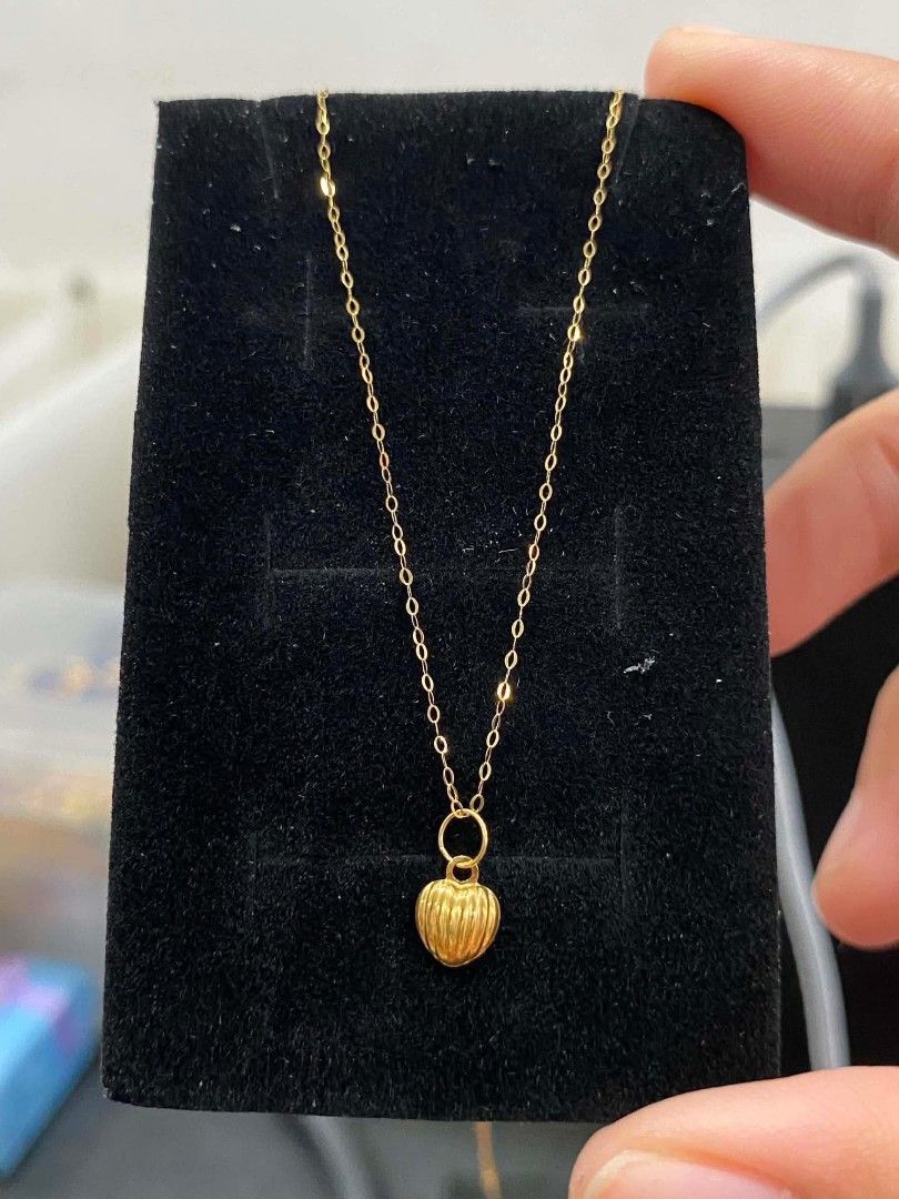 18K Saudi Gold Tauco Solid Pendant (Category: Necklaces) located in Caloocan City. Submitted by cheskhaionlinestore2.0 (Listing ID 1464166477, Image 3). Description: 18K Pure Saudi Gold Tauco Solid Pendant ₱3250 only 📌 🍒 Pawnable/ Nasasangla💯 🍒 Brandnew 💯 🍒 Ship via JNT/ LBC 🍒 Lalamove for same day delivery 🍒 We accept COD COP with downpayment to avoid cancellation of orders ⚡ How to Order? Please feel free to message us directly 🙏🏻 Che