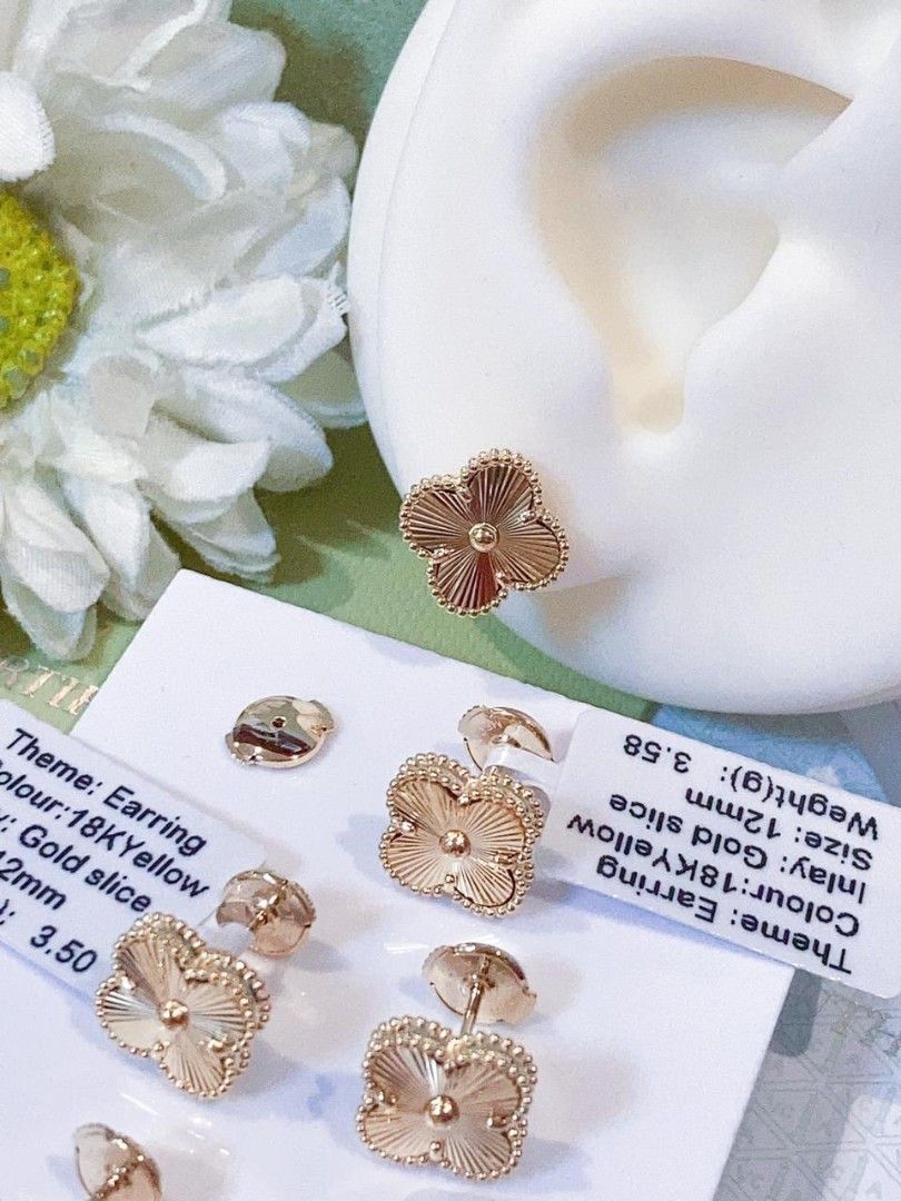 18k VCA earrings hk setting (Category: Earrings) located in Manila. Submitted by luxesparks (Listing ID 1464143045, Image 3). Description: .