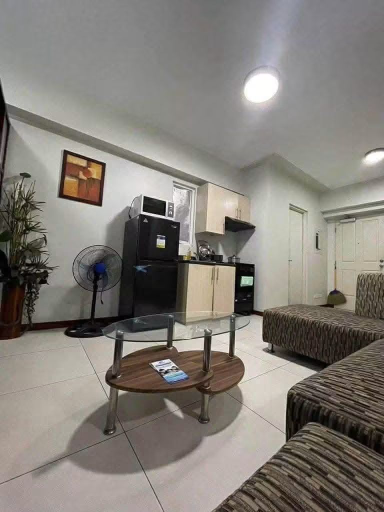 ASAP 1BR RENT NEAR MAKATI SQUARE (Category: Apartments & Condos) located in Makati City. Submitted by mariacristina123 (Listing ID 1464200616, Image 1). Description: ASAP 1BR RENT NEAR MAKATI SQUARE FOR LEASE: Studio Unit converted to 1-Bedroom in The Columns Legazpi LOCATION: Amorsolo Street corner Arnaiz Avenue, Legazpi Village, Makati City RENTAL RATE: Php32,000 (Inclusive of Association Dues) TERMS: • 1 month advance • 2 months deposit • Long