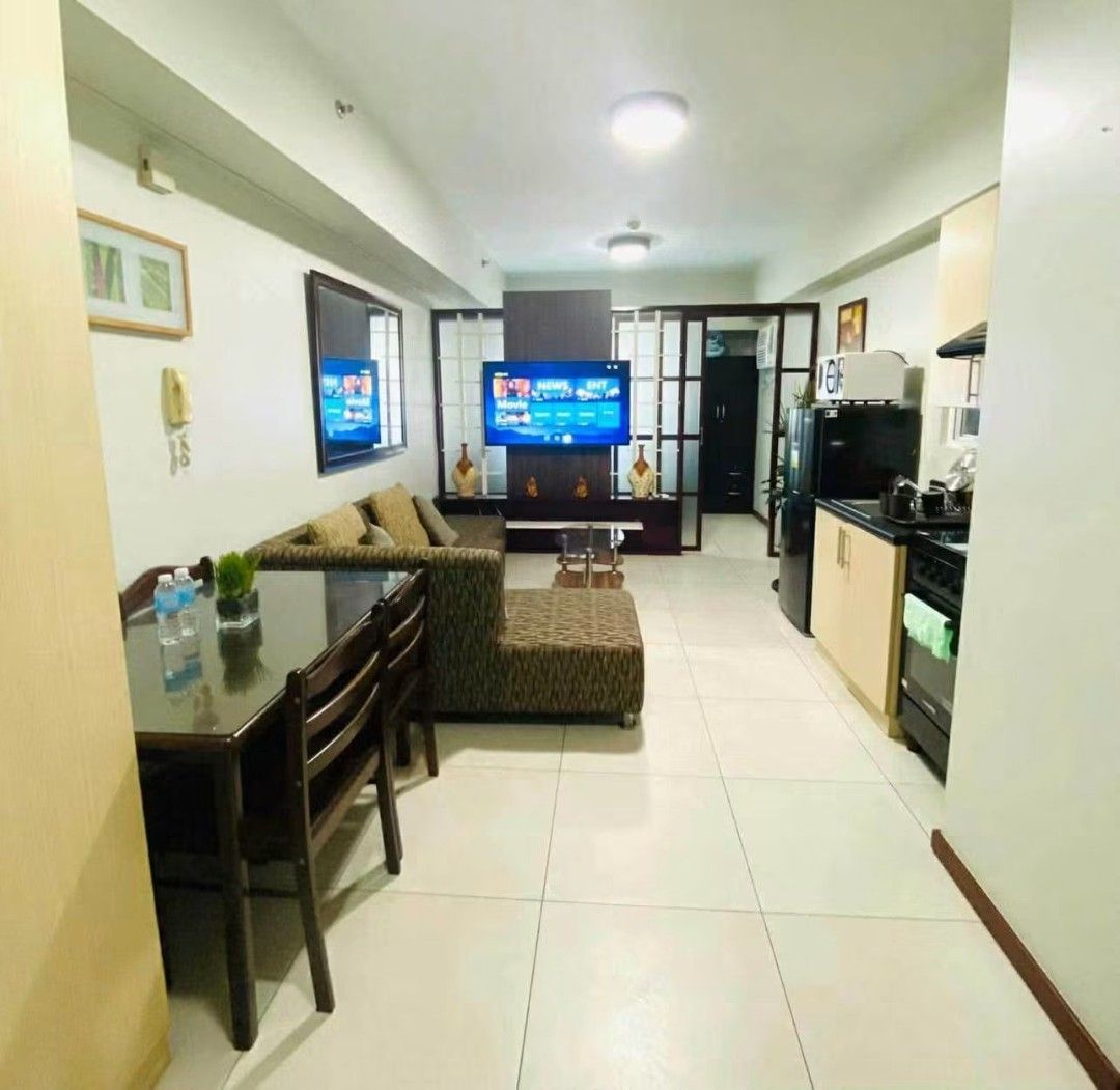 ASAP 1BR RENT NEAR MAKATI SQUARE (Category: Apartments & Condos) located in Makati City. Submitted by mariacristina123 (Listing ID 1464200616, Image 2). Description: ASAP 1BR RENT NEAR MAKATI SQUARE FOR LEASE: Studio Unit converted to 1-Bedroom in The Columns Legazpi LOCATION: Amorsolo Street corner Arnaiz Avenue, Legazpi Village, Makati City RENTAL RATE: Php32,000 (Inclusive of Association Dues) TERMS: • 1 month advance • 2 months deposit • Long