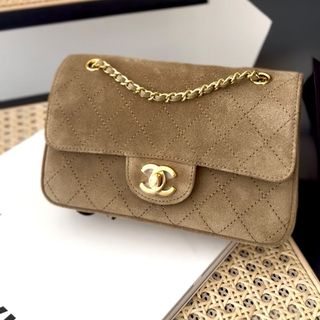 (Category: ) located in . Submitted by thewomanbehindthebrand (Listing ID 1464248479, Image 1). Description: .