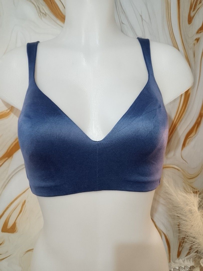 32dd NATORI blue satin bra nonwire molded thin cups (Category: Undergarments & Loungewear) located in Manila. Submitted by truecrystal-1407 (Listing ID 1464222044, Image 1). Description: .