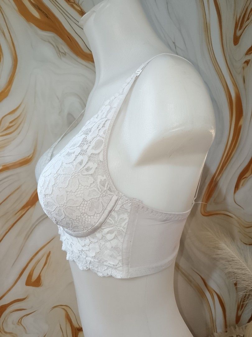 34b MAIDENFORM White Lace Bralette with thin pads nonwire (Category: Undergarments & Loungewear) located in Manila. Submitted by truecrystal-1407 (Listing ID 1464232674, Image 2). Description: .
