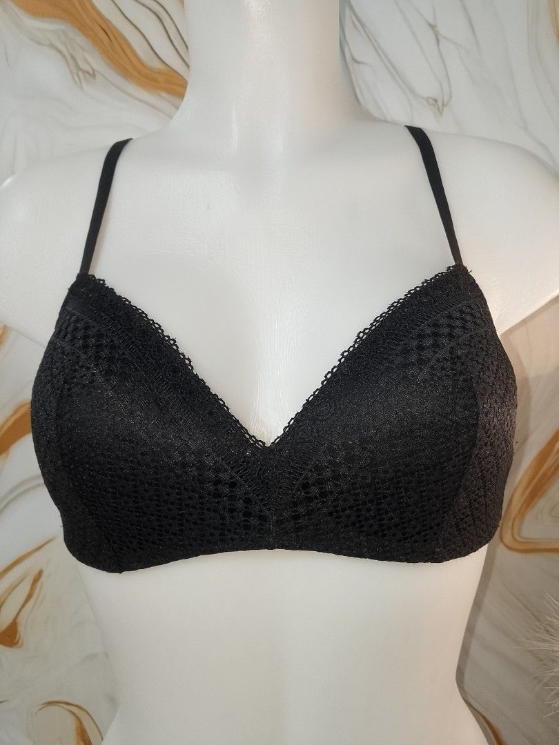 36b Maidenform Black bra nonwire thin soft pads (Category: Undergarments & Loungewear) located in Manila. Submitted by truecrystal-1407 (Listing ID 1464345687, Image 1). Description: .