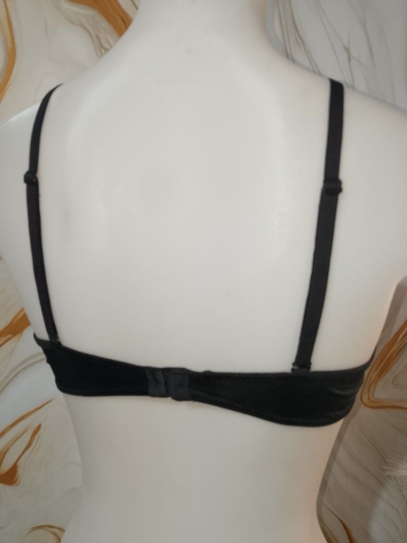 36b Maidenform Black bra nonwire thin soft pads (Category: Undergarments & Loungewear) located in Manila. Submitted by truecrystal-1407 (Listing ID 1464345687, Image 3). Description: .