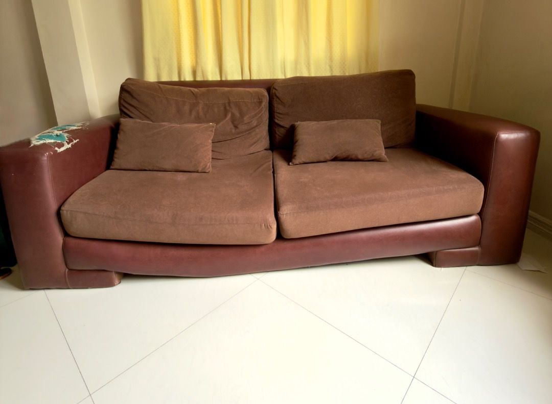 3 & 2 Seater Sofa for Sale (Category: Sofas) located in Bacoor. Submitted by nerip (Listing ID 1464203758, Image 2). Description: Still sturdy and usable sofa. Shows some signs of wear from use, as shown in the photos. Size: Width 200cm, height 58cm, length 87cm (3 seater sofa) Width 160cm, height 58cm, length 87cm (2 seater sofa) 📍 For pick-up: Molino 4, Bacoor, Cavite 🚚 Buyer to arrange pick-up/transport..