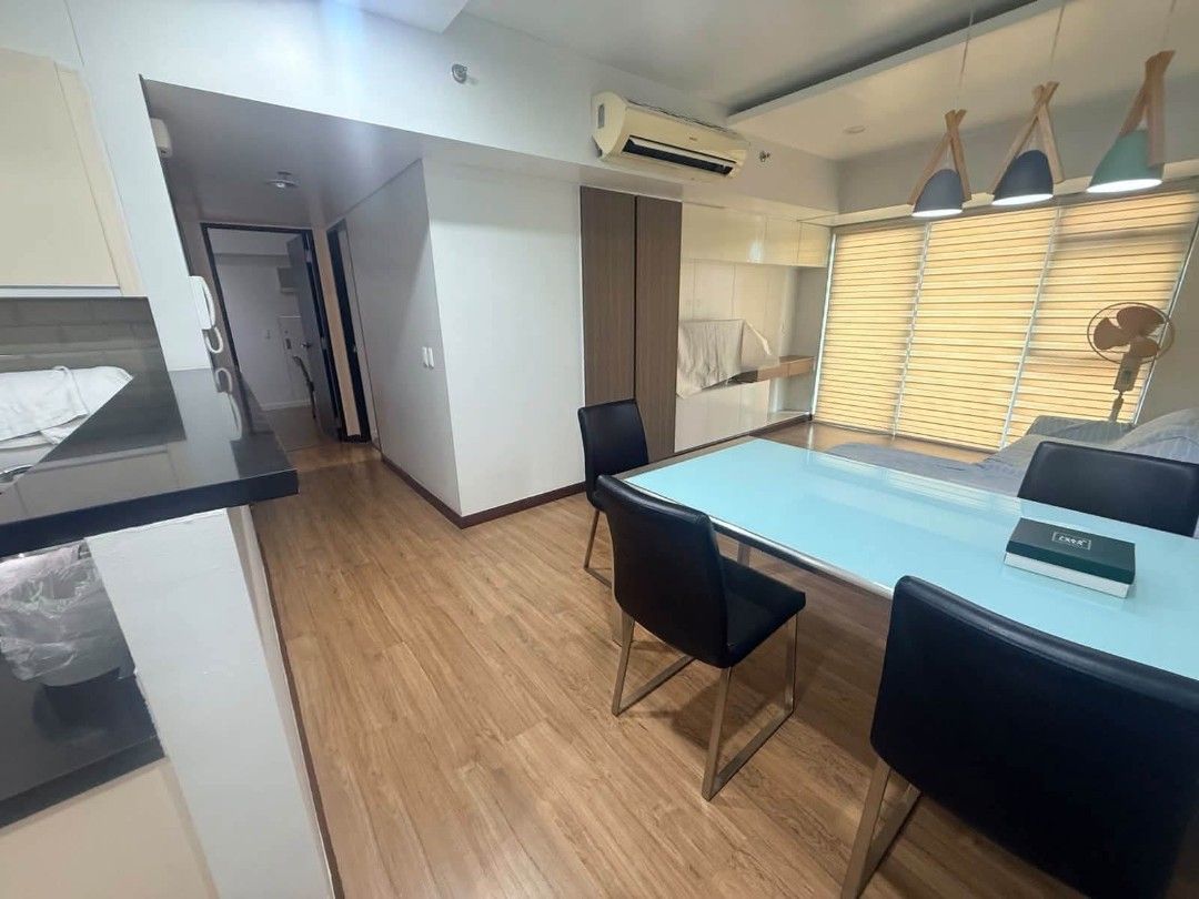 ASAP 3BR WITH BALCONY RENT CIRCUIT MAKATI (Category: Apartments & Condos) located in Makati City. Submitted by mariacristina123 (Listing ID 1464218956, Image 2). Description: ASAP 3BR WITH BALCONY RENT CIRCUIT MAKATI FOR LEASE: 2-Bedroom Unit in Solstice Tower 1 LOCATION: Theater Drive, Circuit Makati, Makati City RENTAL RATE: Php75,000 (Inclusive of Association Dues & Parking) TERMS: • 2 months advance • 2 months deposit • 1 year minimum lease D
