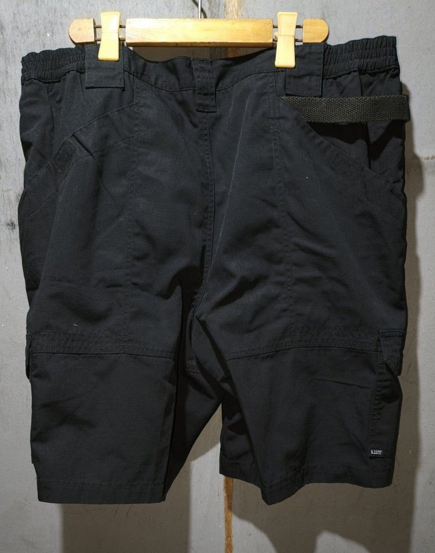 5.11 TACTICAL CARGO SHORT (Category: Shorts) located in Makati City. Submitted by updownthrift (Listing ID 1464325837, Image 3). Description: NO ISSUE NEED WASH.
