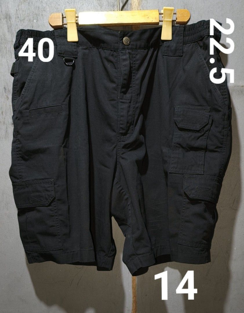 5.11 TACTICAL CARGO SHORT (Category: Shorts) located in Makati City. Submitted by updownthrift (Listing ID 1464325837, Image 1). Description: NO ISSUE NEED WASH.