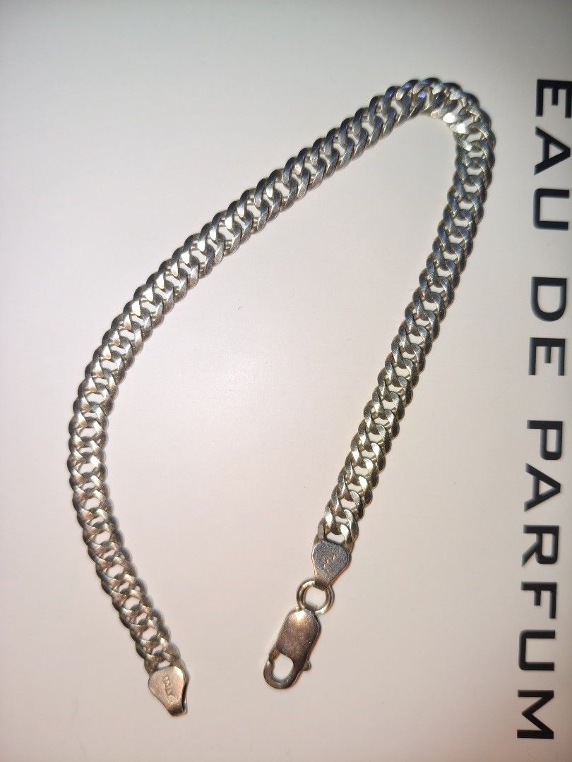 8cut Sterling Silver Bracelet (Category: Bracelets) located in Iba. Submitted by clctvph (Listing ID 1464350693, Image 3). Description: - 8cut Bracelet Sterling silver - 6mm - Marked 'ITALY' and '925' - Approximately 8.5 inches long - Ideal for everyday wear or layering.