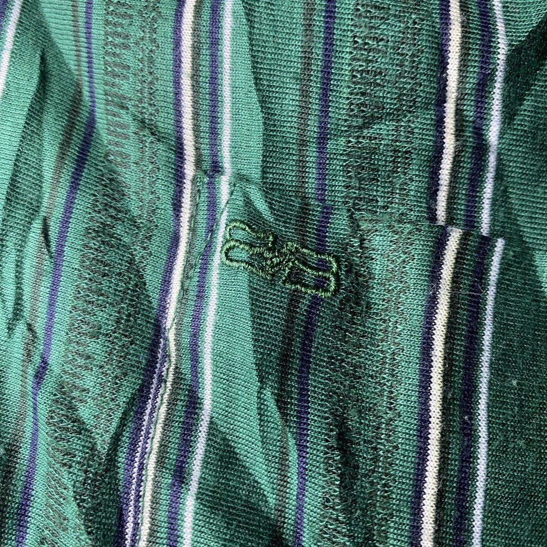 90s BALENCIAGA (Category: Activewear) located in Zaragoza. Submitted by kurlarances (Listing ID 1464294273, Image 3). Description: 90s BALENCIAGA size large ‎dimes W 20.5/L 28 ‎condition VERY GOOD ‎color rate 9.7/10 ‎issue SMALL PINHOLE.