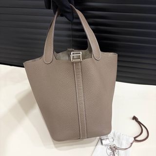(Category: ) located in . Submitted by millen.outlet (Listing ID 1464149378, Image 1). Description: .