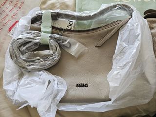 （分類：）位於 。 由 amberglow37 提交（商品編號 1464215684，圖片 1）。簡介： 。