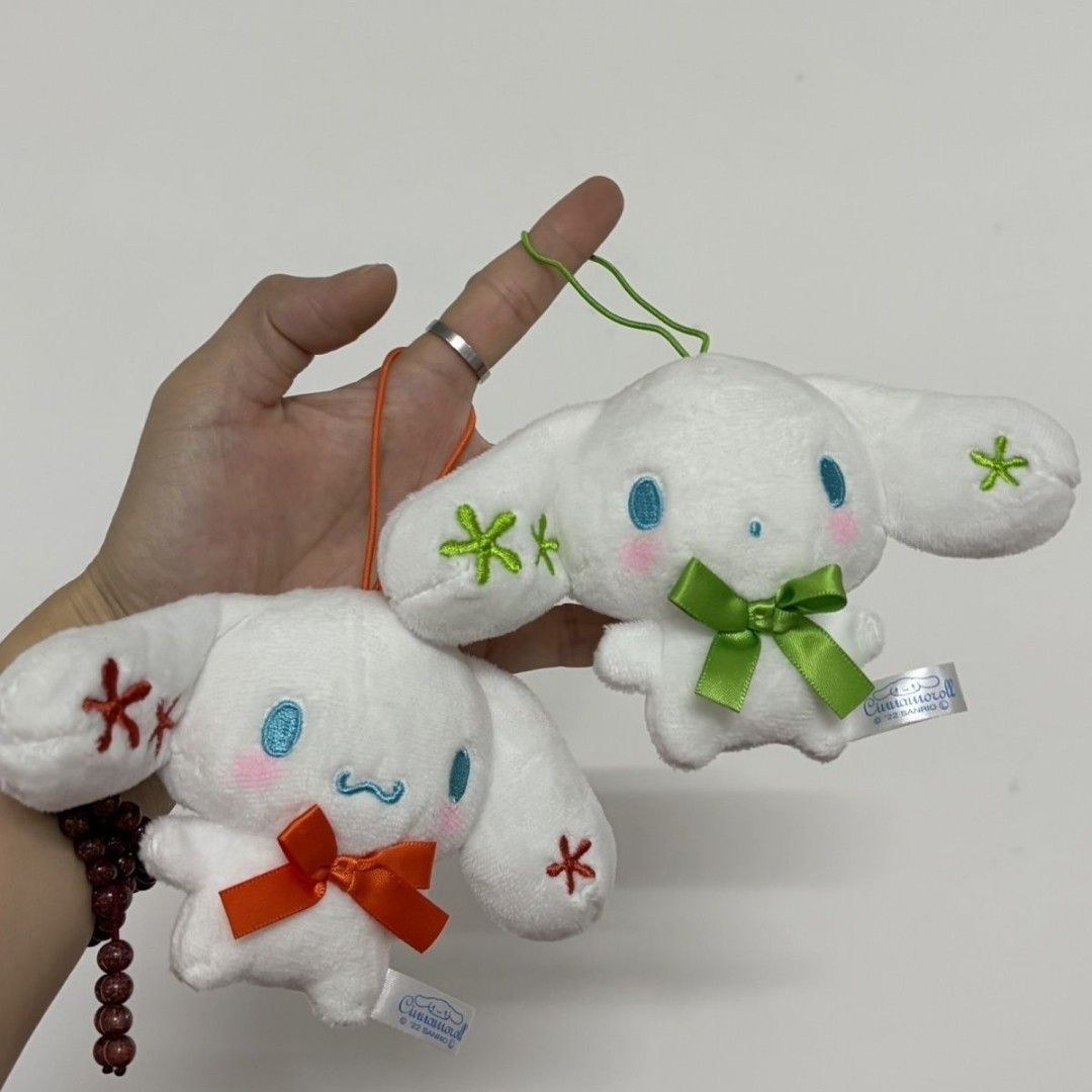 [全新連袋] Sanrio Cinnamoroll 毛公仔掛飾 (兩款) （分類：動漫角色周邊）位於 Hong Kong。 由 cc401876 提交（商品編號 1464203602，圖片 1）。簡介： 兩隻一齊買可以平d。