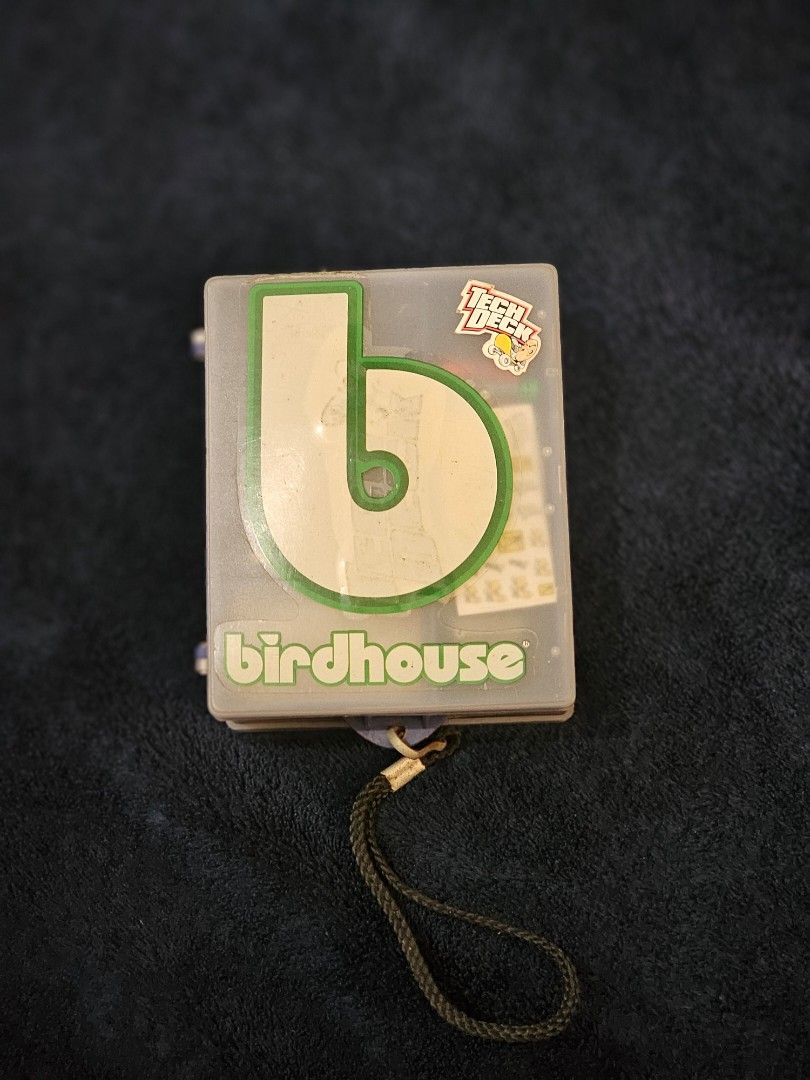 🛹 VINTAGE TECH DECK x BIRDHOUSE BUNDLE — ₱2,500 (OBO) (Category: Action & Battle Toys) located in Manila. Submitted by dyesten (Listing ID 1464198365, Image 1). Description: 🛹 VINTAGE TECH DECK x BIRDHOUSE BUNDLE — ₱2,500 OBO 🔥 RARE EARLY 2000s TECH DECK COLLECTION A nostalgic vintage bundle for collectors, fingerboard enthusiasts, and skateboarding fans! 📦 INCLUDED: • 1× Vintage Birdhouse “B” Logo Hard Case with wrist strap • 4× Vintage 96mm