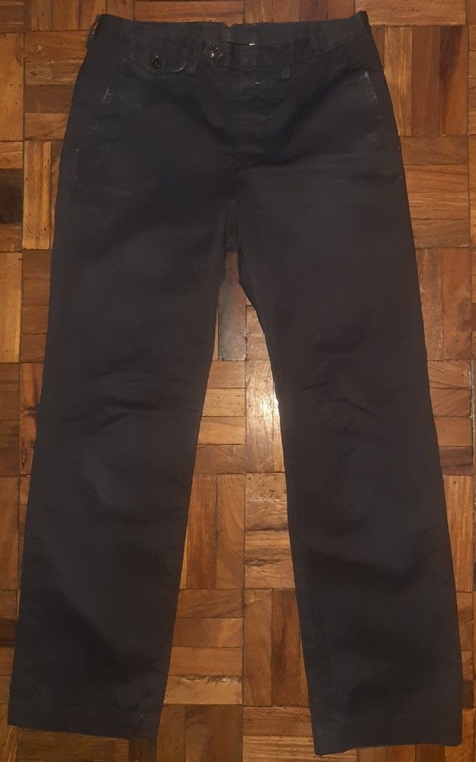 A Vontade Cinch-Back Made in Japan (Category: Chinos) located in Davao. Submitted by wonderwallnnipz_91 (Listing ID 1464303139, Image 2). Description: A Vontade "Cinch-Back" Chinos Pants Made in Japan Size 9 on Tag Color: Dark Navy Good condition but they have small distressed on side pocket "Unnoticeable" natural for chinos pants (See picture details on the last pic) Actual Measurements: Waist: 30 inches Rise: 9.5 inches Thigh: 10.2 inches Outse