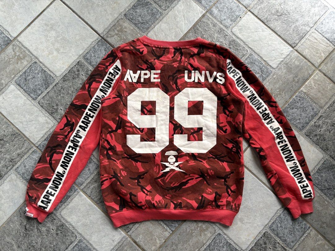 Aape Camou Crewneck (Category: Coats, Jackets and Outerwear) located in Calamba. Submitted by manila.fits (Listing ID 1464265937, Image 3). Description: Aape Camou Crewneck Small Width 19 Length 24 In pristine condition .