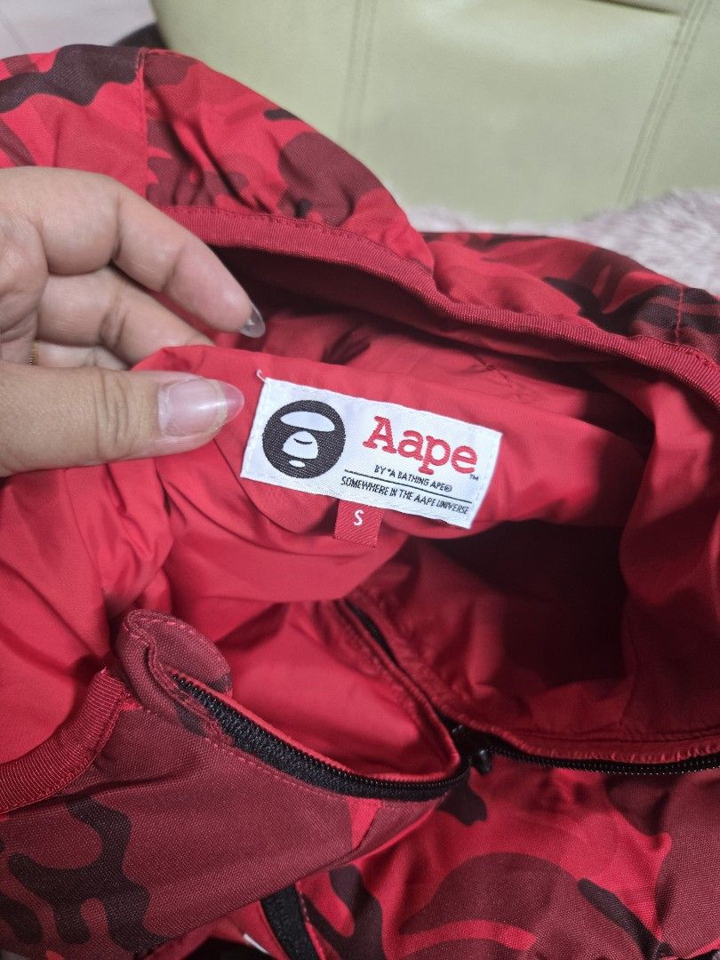 Aape hoddie sleeveles (Category: Hoodies) located in Quezon City. Submitted by bags4ever (Listing ID 1464151937, Image 2). Description: onhand actual photo.
