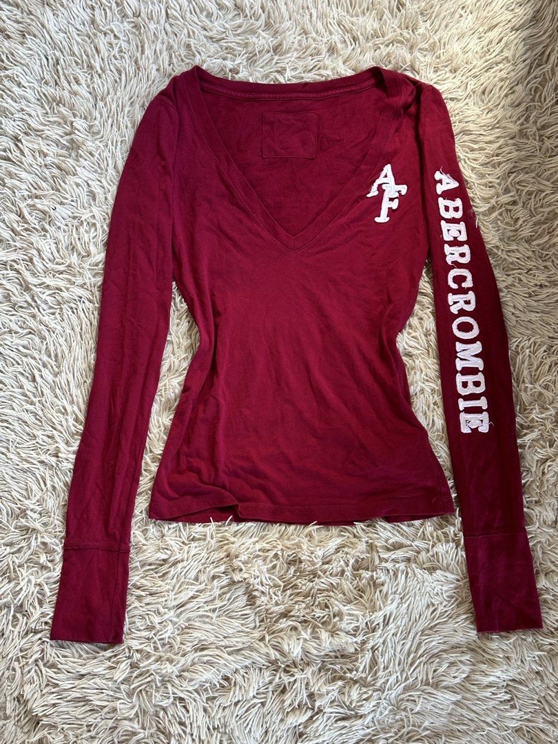 Abercrombie Longsleeves (Category: Longsleeves) located in Baguio. Submitted by whimsyymom (Listing ID 1464350837, Image 1). Description: S-M size No flaws 💸250 PHP Location: Baguio - La Trinidad Shipping: amount + SF (J&T) MOP GCASH .