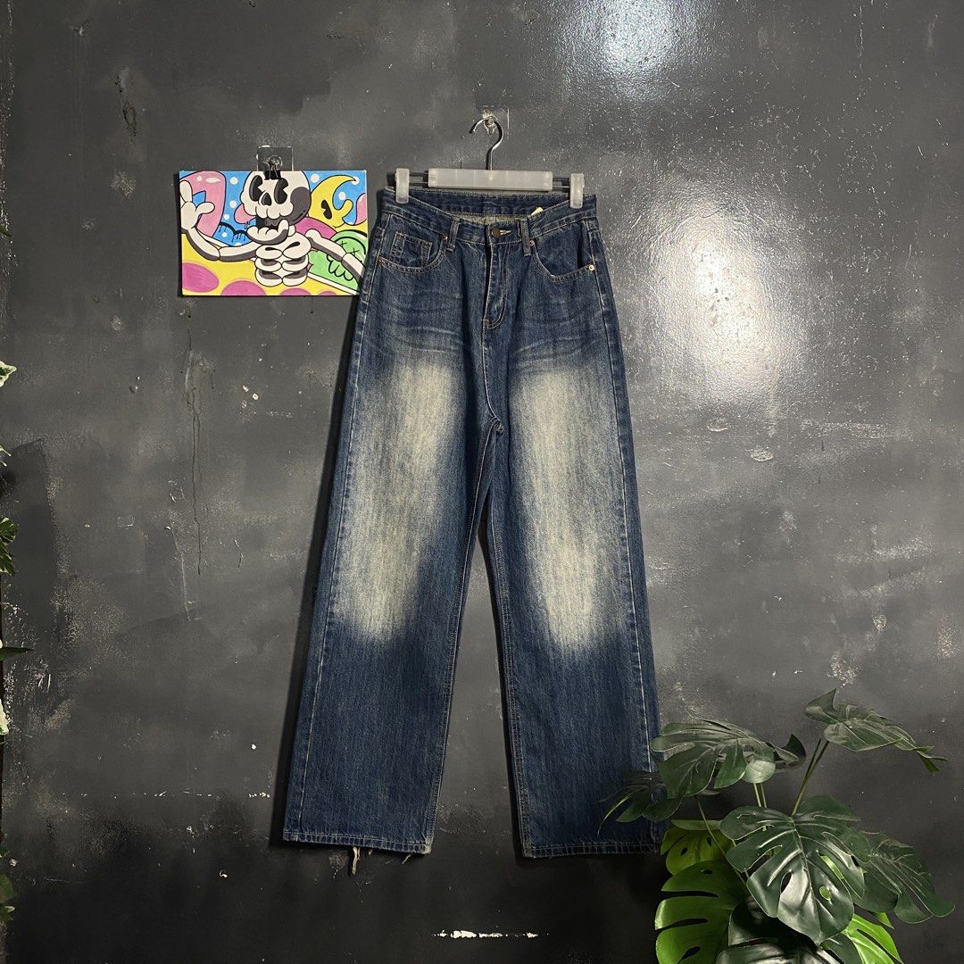 Acid Washed Pants (Category: Jeans) located in Cebu City. Submitted by moisesthriftz (Listing ID 1464264048, Image 1). Description: ACID WASHED DENIM PANTS 👖 30 WAIST / 40 LENGTH 13 THIGH / 10 LEG OPEN ISSUE : HEELDRAG GOOD CONDITION HARD DENIM 550 🏷️.