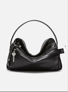 (Category: ) located in . Submitted by asianboypreloved (Listing ID 1464163972, Image 1). Description: .