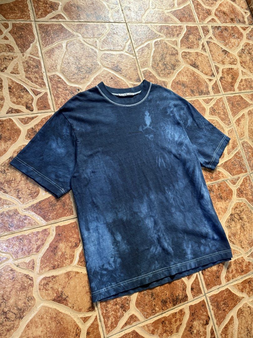 Acne Studios Oversized Tie-Dye T-Shirt “Authentic” (Category: Tshirts & Polo Shirts ) located in Cavite. Submitted by stolengoods116 (Listing ID 1464236791, Image 3). Description: - Acne Studios Oversized tie-dye t-shirt - Dark blue and lighter blue wash - Classic crew neck design - Perfect for everyday casual wear - Size Medium W23 x L29 - Unisex.