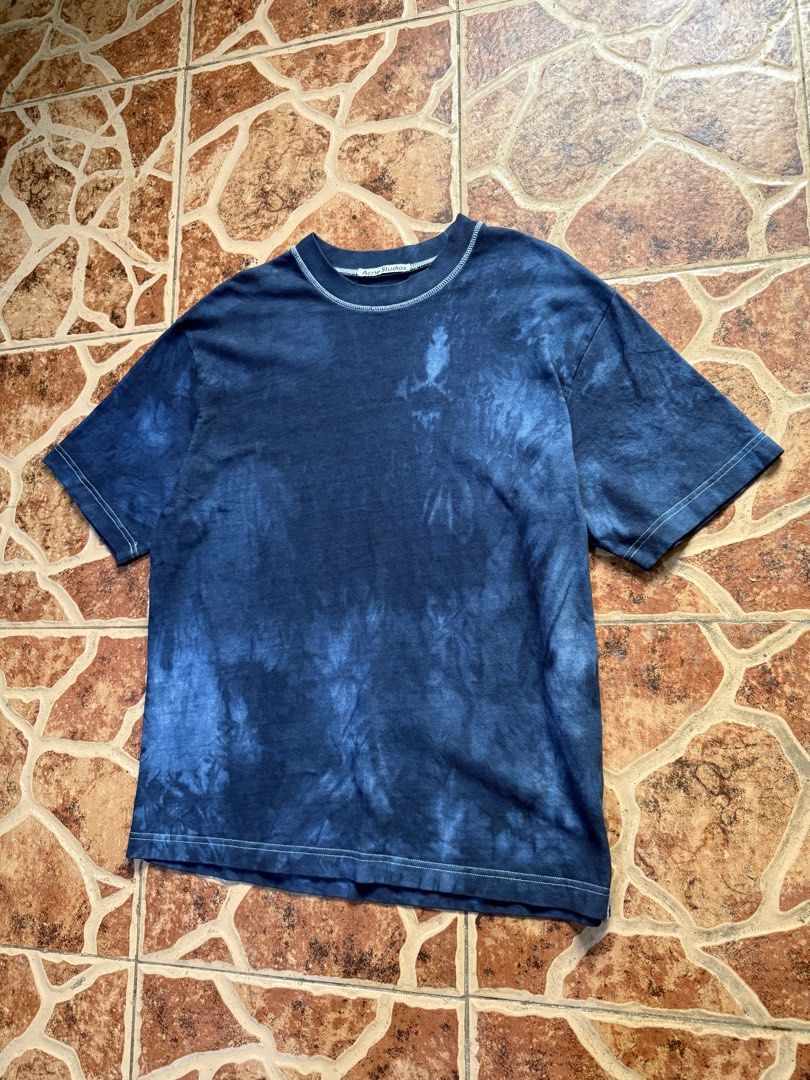 Acne Studios Oversized Tie-Dye T-Shirt “Authentic” (Category: Tshirts & Polo Shirts ) located in Cavite. Submitted by stolengoods116 (Listing ID 1464236791, Image 2). Description: - Acne Studios Oversized tie-dye t-shirt - Dark blue and lighter blue wash - Classic crew neck design - Perfect for everyday casual wear - Size Medium W23 x L29 - Unisex.