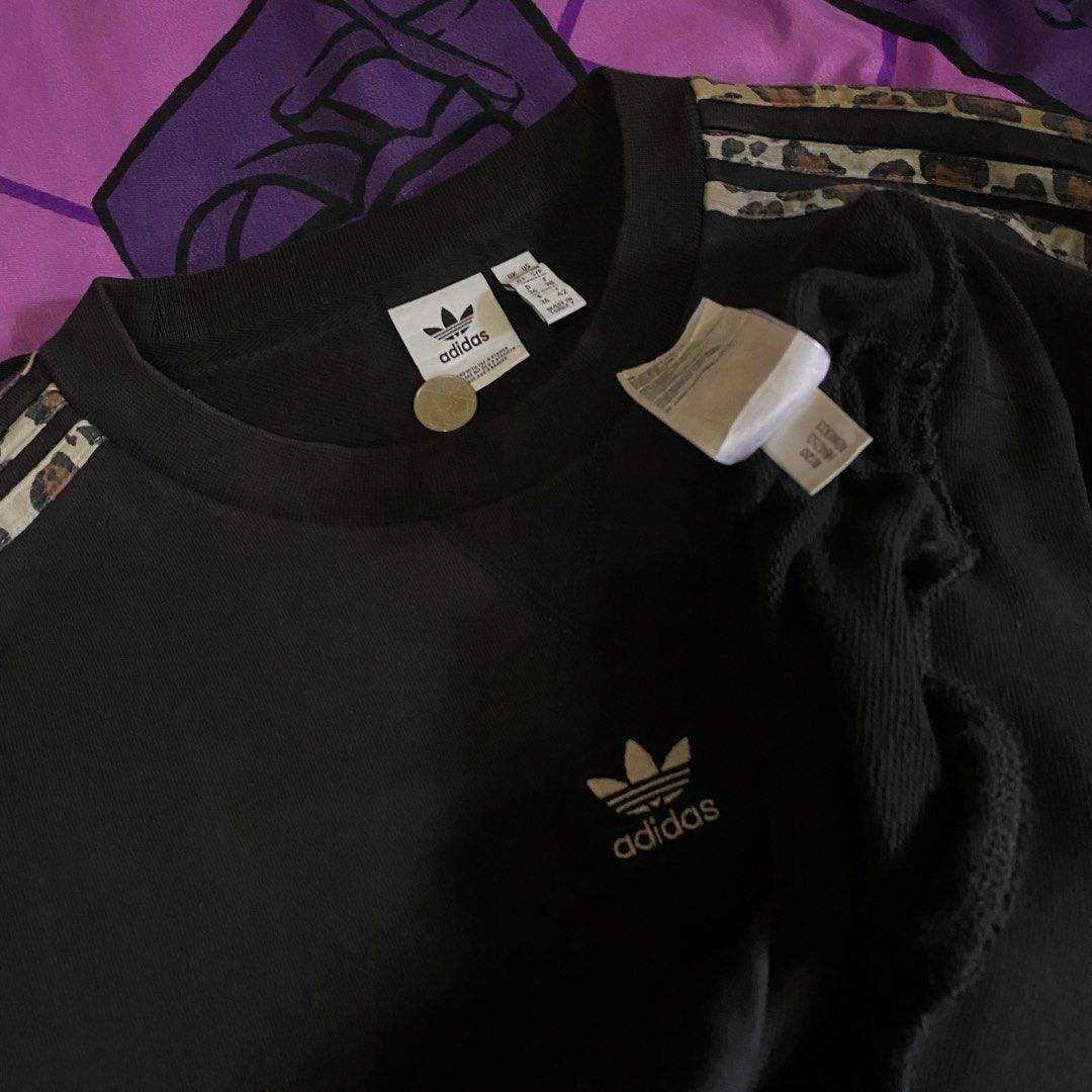 ADIDAS (Category: Coats, Jackets and Outerwear) located in Cavite. Submitted by suotnilowsenze (Listing ID 1464257676, Image 3). Description: ADIDAS Width: 27 Length: 27 (XLARGE) BOXY FIT Color rate: 9.5/10 Issue: No issue Excellent Condition ₱599 + 125 SHIPPING FEE.