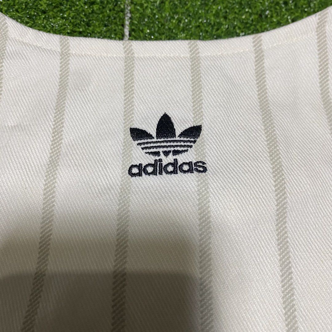 ADIDAS BASEBALL JERSEY (Category: Activewear) located in Zaragoza. Submitted by kurlarances (Listing ID 1464294590, Image 3). Description: ADIDAS BASEBALL JERSEY ‎ size medium ‎dimes W21/L25 ‎condition EXCELLENT ‎color rate 9.8/10 ‎issue NONE.