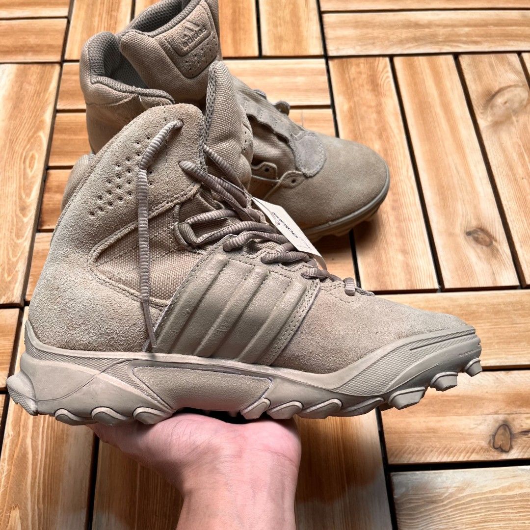 ADIDAS DESSERT BOOTS (Category: Boots) located in Floridablanca. Submitted by d_elevated (Listing ID 1464259037, Image 2). Description: BRANDNEW NO BOX gonna buy a new pair of lace when sold.