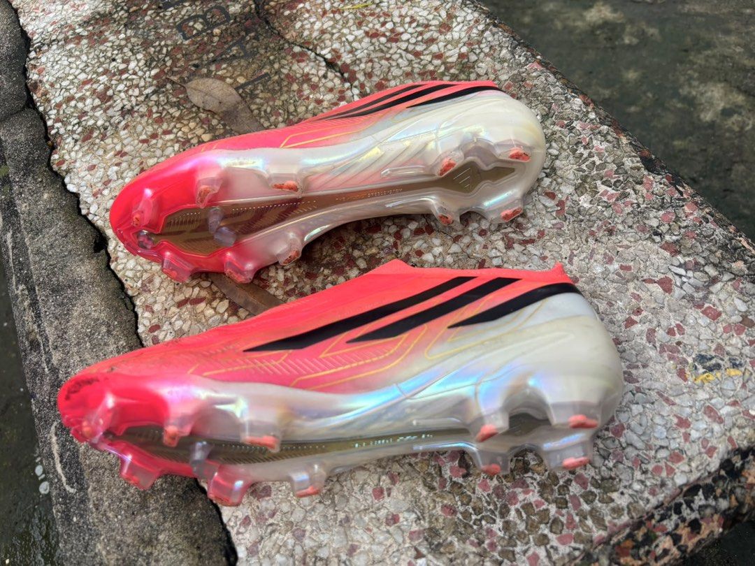 ADIDAS F50 ELITE LACELESS (Category: Other Sports Equipment and Supplies) located in Manila. Submitted by topthepenguin720 (Listing ID 1464150406, Image 2). Description: - Adidas F50 Elite Laceless SIZE 8 - Lightweight - Good as New (only used twice) - Payment first policy. NO TO SCAM!.