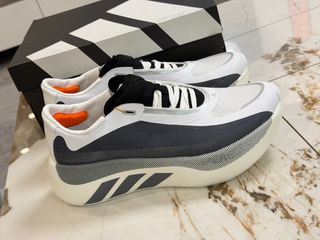 (Category: ) located in . Submitted by sell0ra_fashion (Listing ID 1464195543, Image 1). Description: .