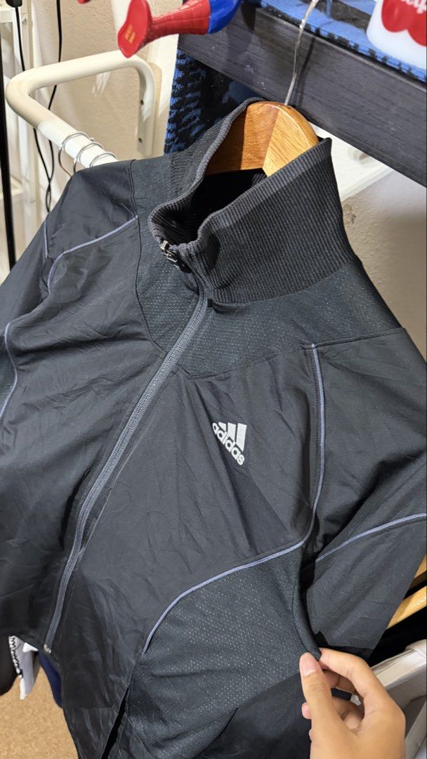 Adidas Jacket (Category: Activewear) located in Kota Bharu. Submitted by yedjualsemua (Listing ID 1464230921, Image 3). Description: PIT 19 LABUH 25 RM 38.