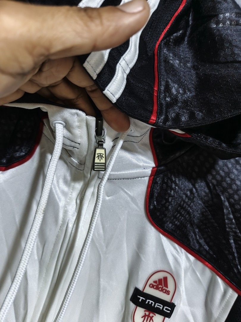 Adidas Mc-Grady Vintage Jacket (Category: Luxury Apparel) located in Tacurong. Submitted by lyjetbrandedfinds_1827 (Listing ID 1464162953, Image 3). Description: M-L As new No issues.