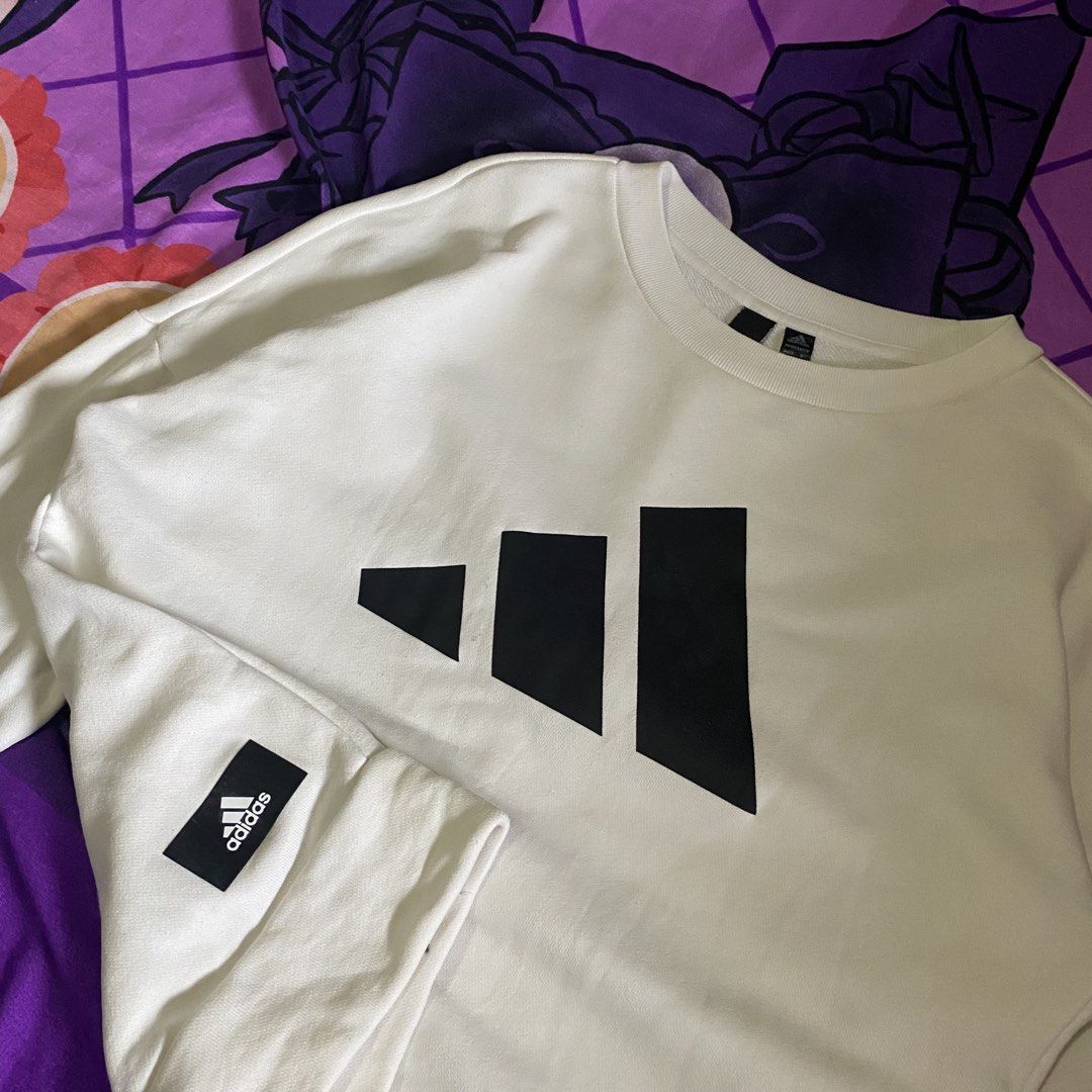 ADIDAS NEW RELEASED (Category: Longsleeves) located in Cavite. Submitted by suotnilowsenze (Listing ID 1464255155, Image 2). Description: ADIDAS NEW RELEASED Width: 22 Length: 25 (MEDIUM) Color rate: 9.5/10 Issue: Need wash Excellent Condition ₱299 + 125 SHIPPING FEE.