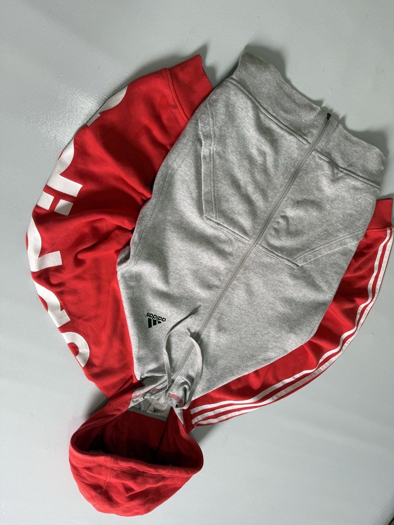 ADIDAS PULL OVER HOODIE JACKET (Category: Coats, Jackets and Outerwear) located in Cavite. Submitted by chooseyouroutfit (Listing ID 1464300909, Image 3). Description: ADIDAS PULL OVER HOODIE JACKET Ganda ng tela Tight ribbings Big print sa sleeves Length - 25 Width - 22 Excellent condition Check detailed pictures .