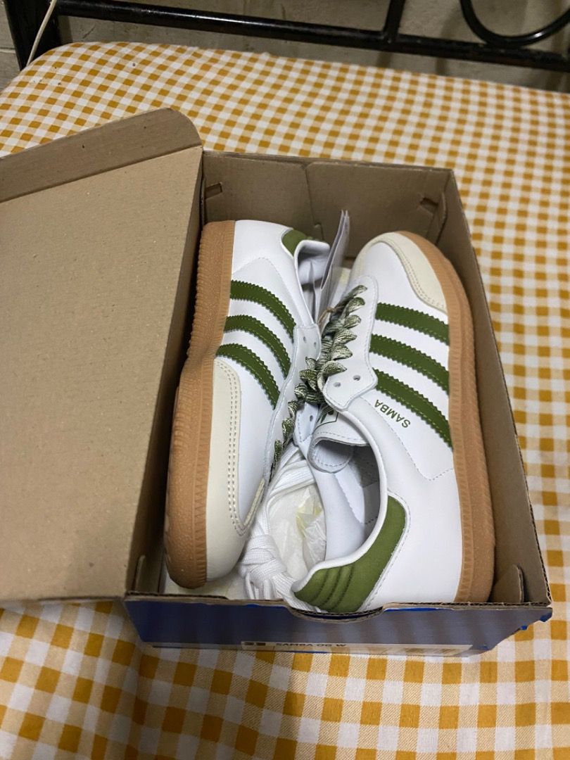 Adidas Samba OG W (Category: Sneakers) located in San Mateo. Submitted by prelovedstuffsbycha (Listing ID 1464198739, Image 1). Description: Adidas Samba OG – Brand New Brand new, never worn Complete with original box & paper bag Bought in Japan for ₱6,000+ Size: US Women’s 6 Selling because it’s too big for me. No issues—brand new condition. Perfect for personal use or as a gift! Message me for more details. 😊.