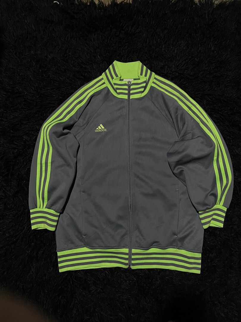 Adidas track jacket (Category: Coats, Jackets and Outerwear) located in San Jose. Submitted by aldbbch (Listing ID 1464166978, Image 1). Description: .